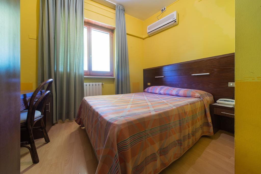 Hotel Del Camerlengo Fara San Martino Номер фото